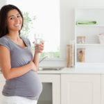 لزوم مصرف مایعات در دوران بارداری